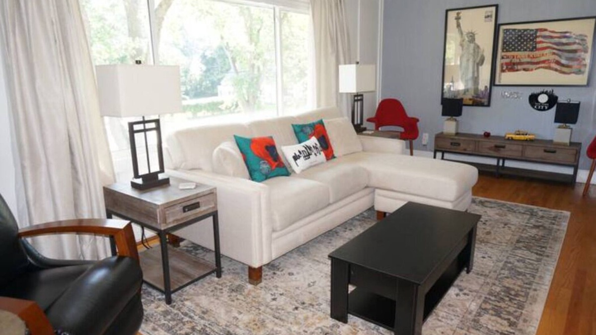 Kalamazoo Apartment | Luxury Apartment with Patio