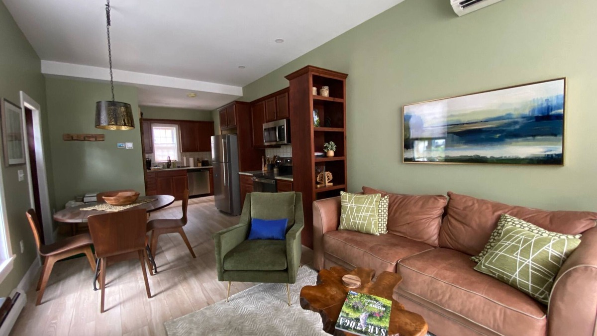 Saratoga Springs Apartment | Luxury Apt, 5 Mins From Track/Skidmore/Downtown