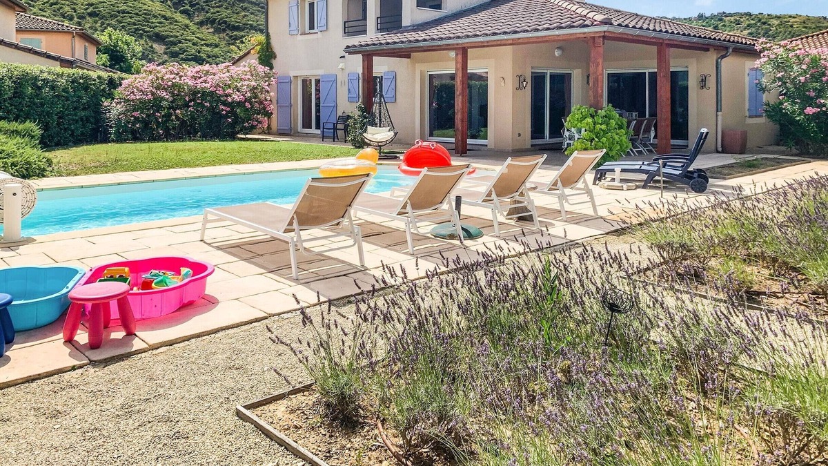 Vallon-Pont-d'Arc Villa | Luxury Ardeche Villa | Villa Alize | 5 Bedrooms | Private Pool | Perfect for Families