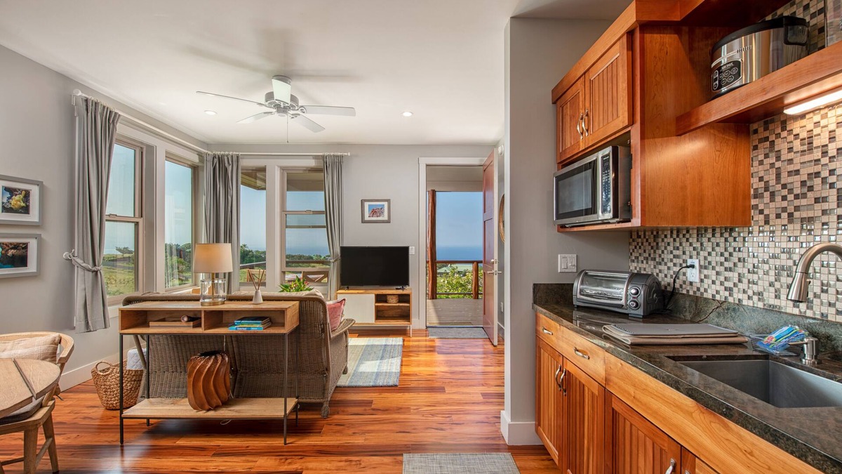 Kohala Estates House | Luxury at Great VALUE ~ OCEAN VIEWS & short drive to white sand beaches