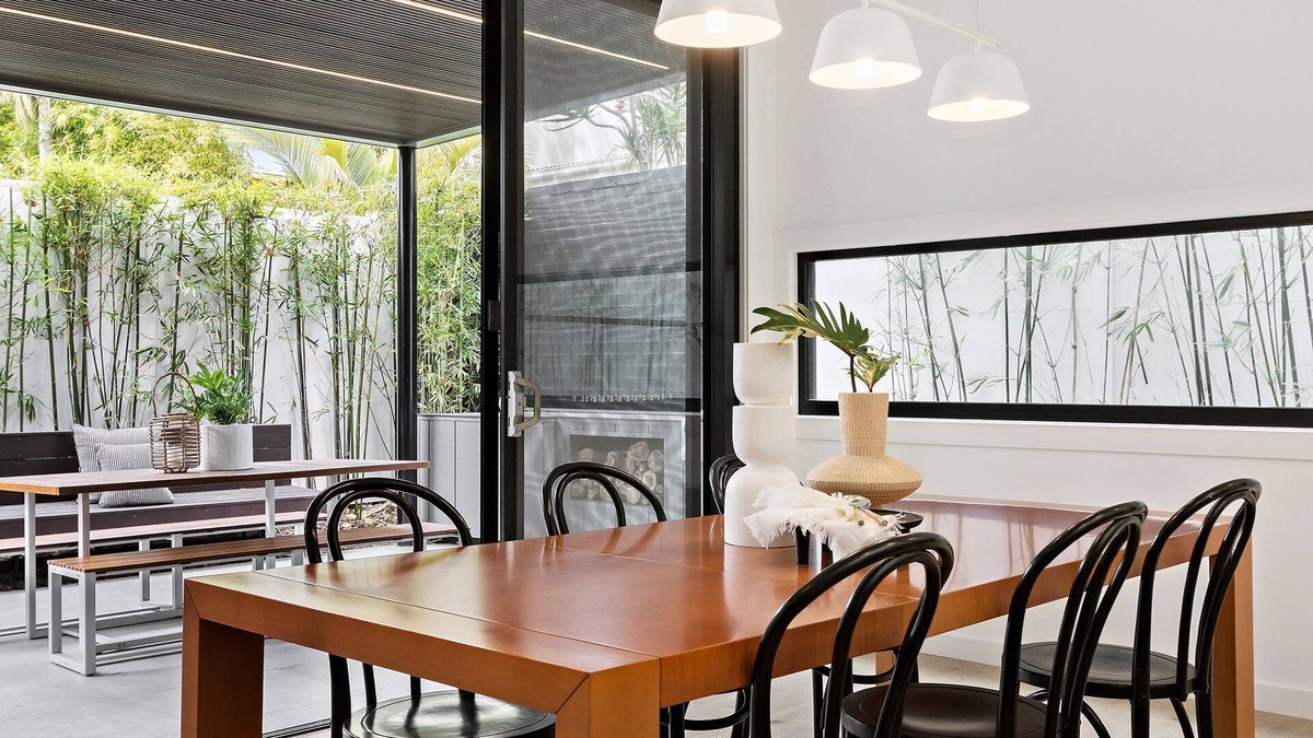 Merewether House | Luxury at Merewether - Just Listed 4 bedroom 4 Bathroom