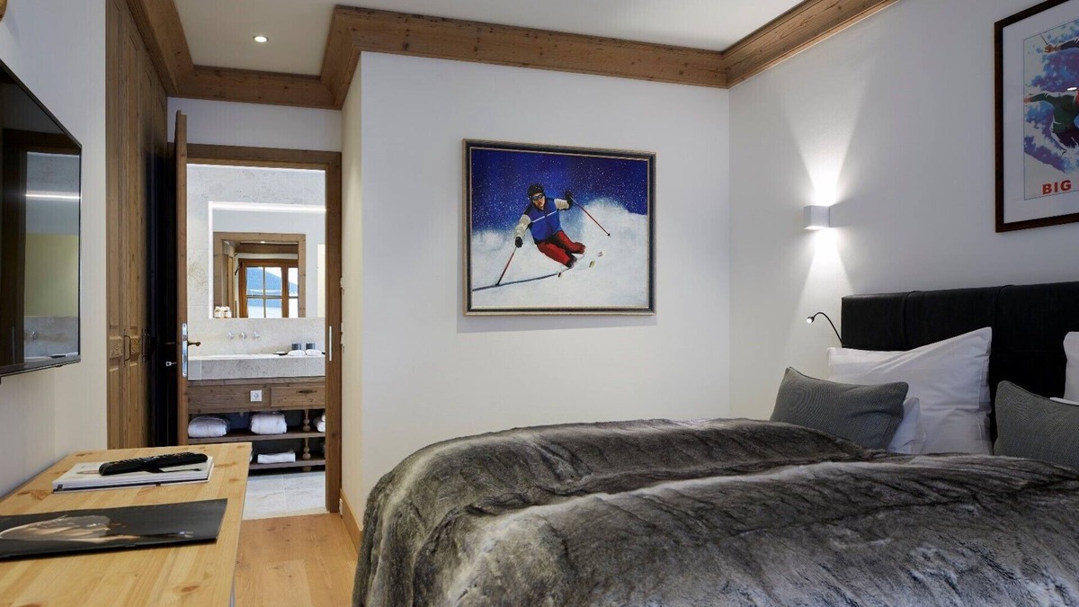 St. Christoph Ski Chalet | Luxury ski-in-out apartment with amazing views linked to exclusive 5-star hotel