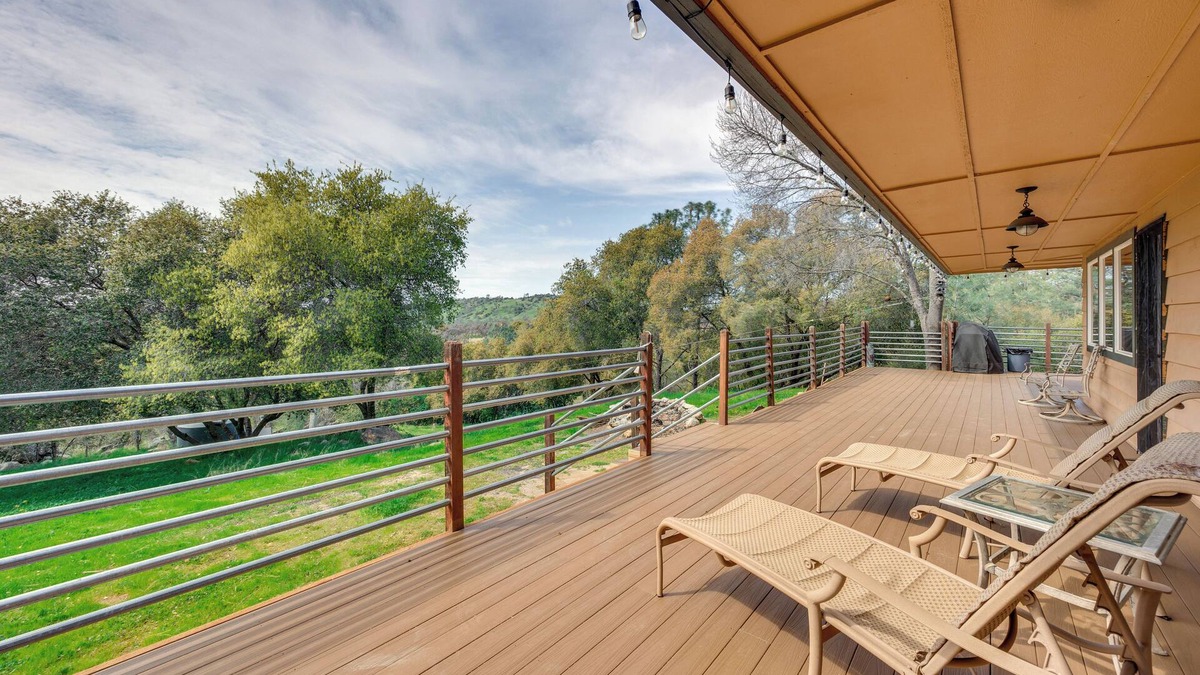 Auberry House | Luxury Auberry Retreat in Sierra National Forest