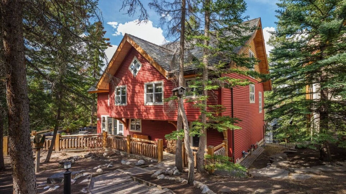 Banff House | Luxury Banff Home - Hot Tub
