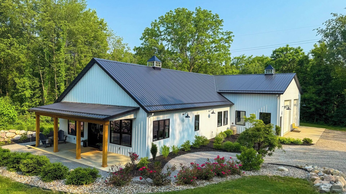 Cassopolis House | Luxury Barndo, Sleeps 18, Indoor Sports Court, Hot Tub, Pontoon Rentals, Near ND