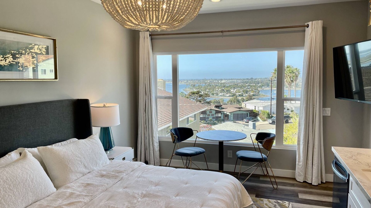 Bay Park Apartment | Luxury Bay/Ocean View suite-San Diego/Mission Bay!