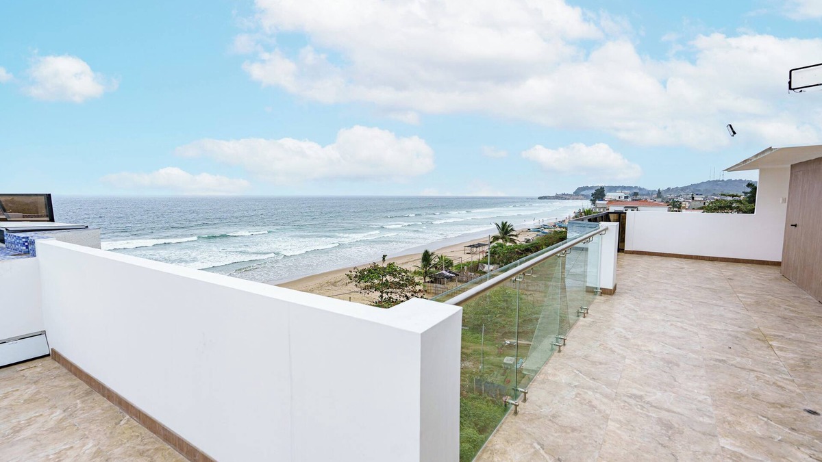 Montanita Condo | Luxury Beach Condo Rooftop, Jacuzzi, Pool, Brand New