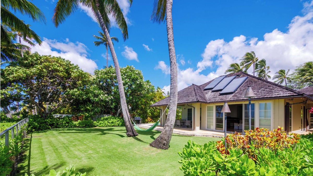'Aina Haina House | Luxury Beach Estate w/ Pool & Private Sandy Stretch Overlooking Maunalua Bay