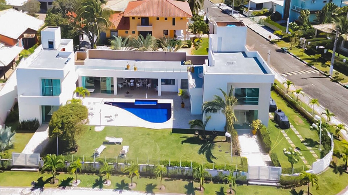 Guarajuba House | Luxury Beach House, 10 Suites, Pool and Barbecue