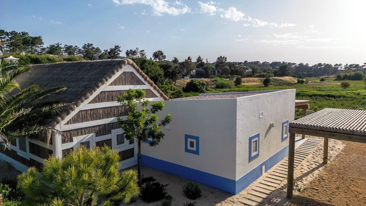 Carvalhal Villa | Luxury Beach House - only a short walk to the sea