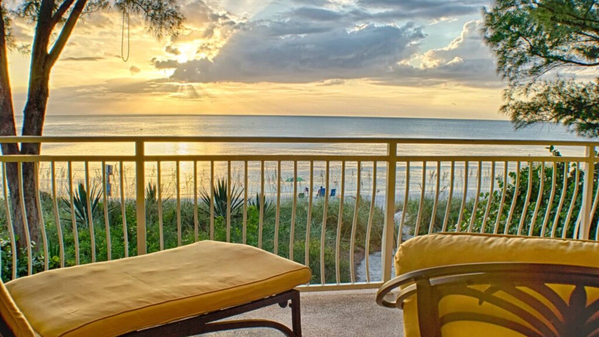 Sunset Beach House | Luxury Beachfront Villa "A" On Sunset Beach! Deck/Hot Tub/Grill