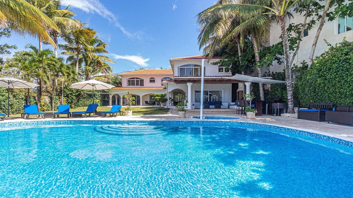 Sosua Villa | Luxury beachfront complex: 2 villas, pools, billiard, table tennis, volley!