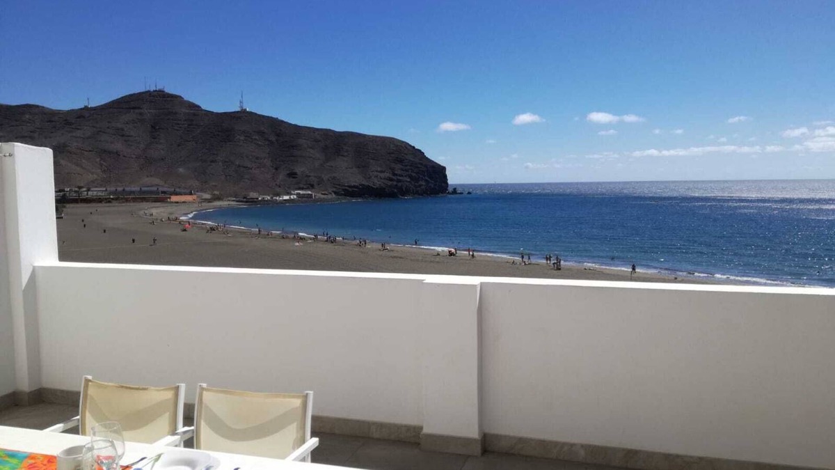 Gran Tarajal Apartment | Luxury beachfront penthouse with spectacular views