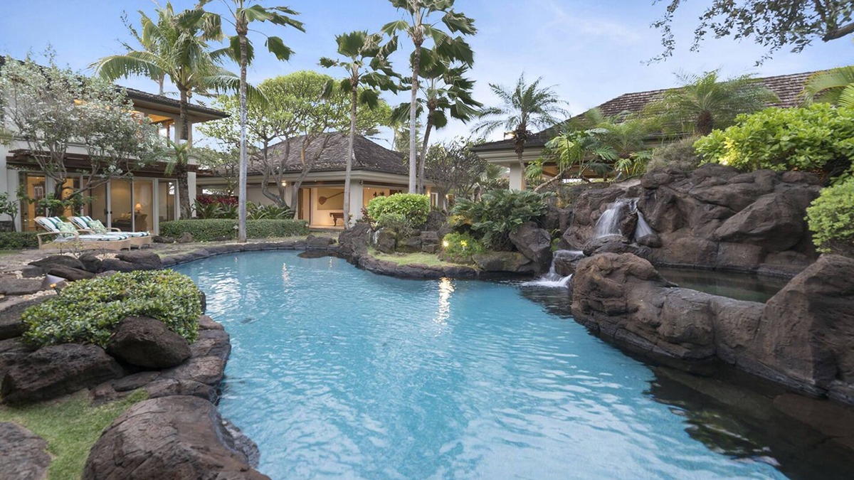 Kailua House | Luxury Beachfront Estate w/Pool, Spa, AC, Sauna & More: Kailua's Kai Moena