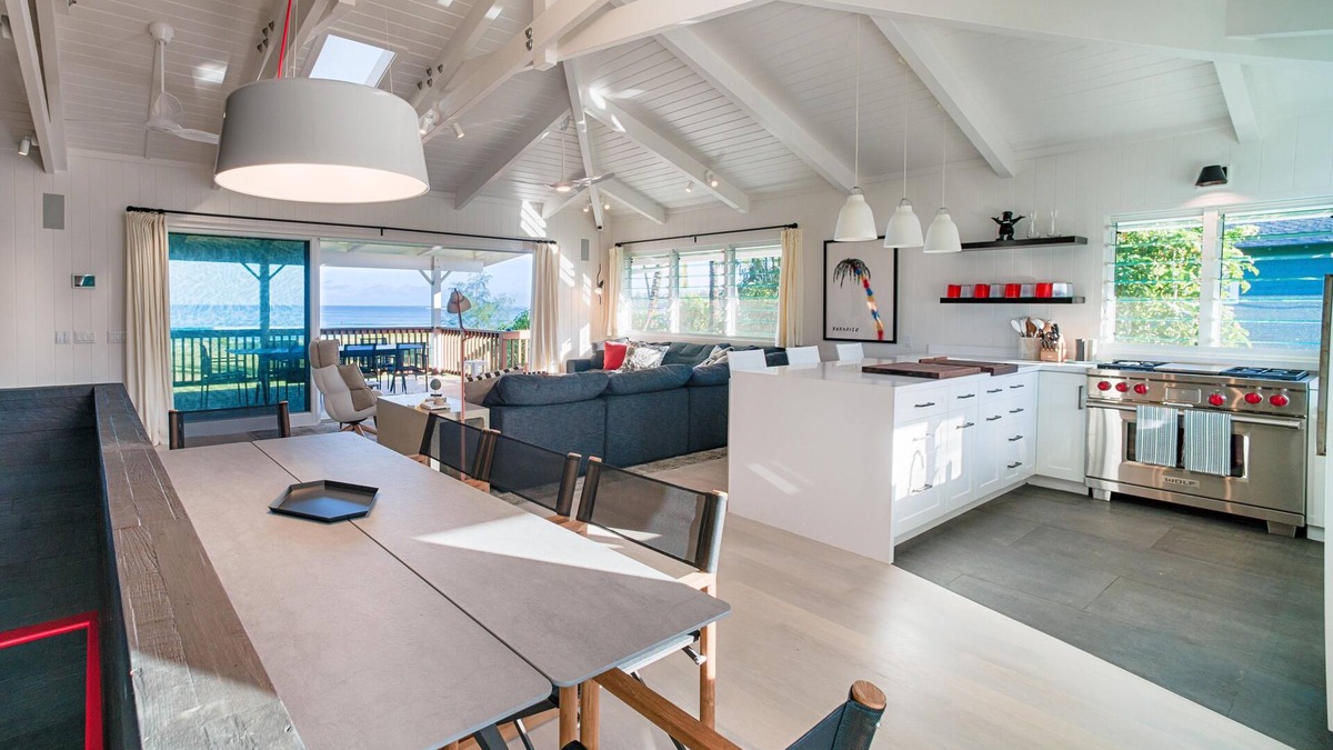 Hanalei House | Luxury Beachfront home on Hanalei Bay with A/C