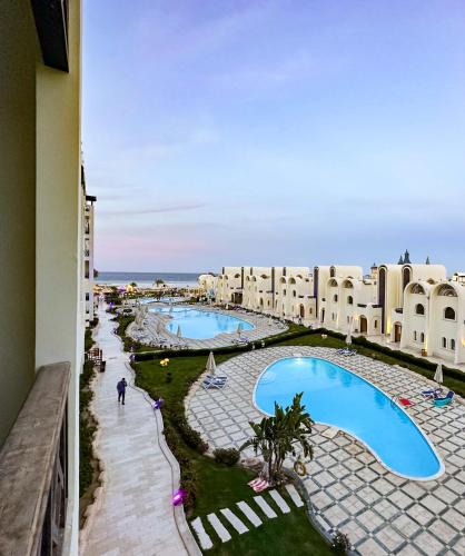 Sahl Hasheeh Apartment | luxury Beachfront Studio- Foreign Nationals Only