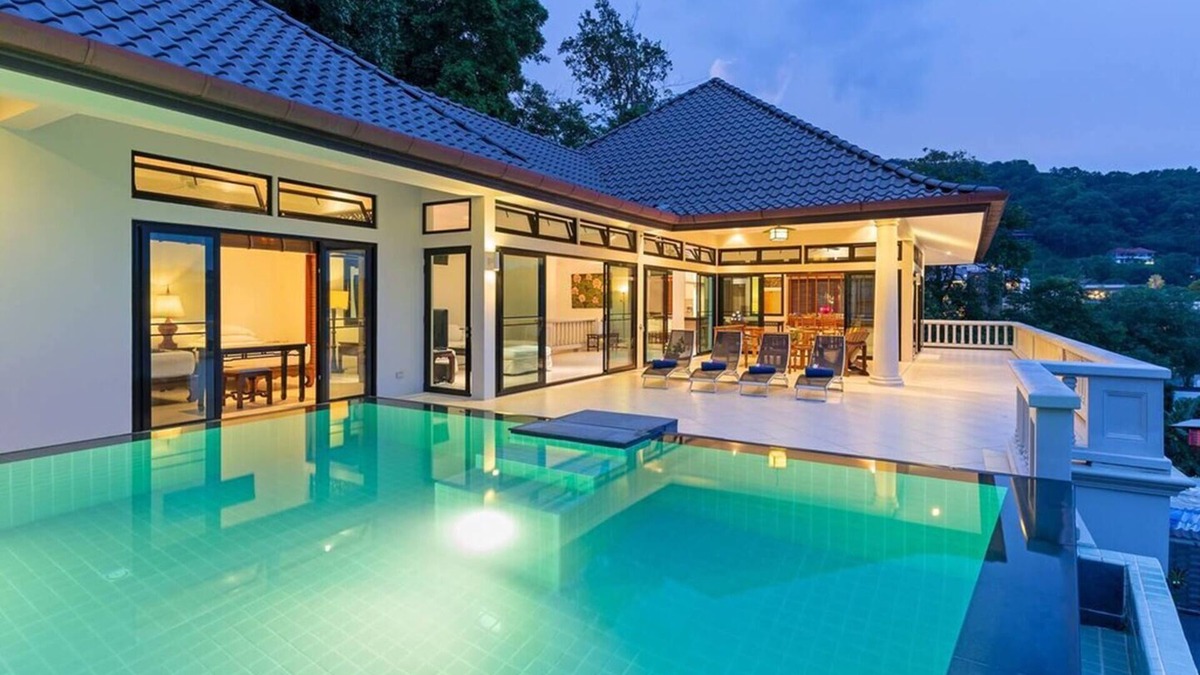 Wichit Villa | Luxury Beachfront Tai Pan Villa