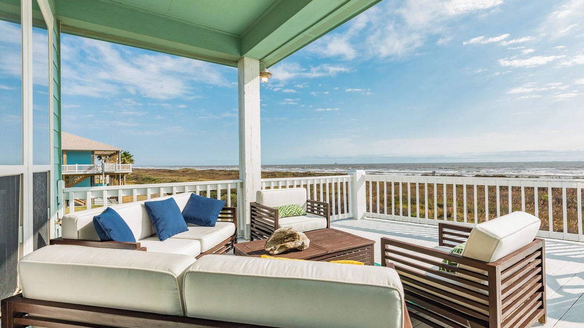 Port Bolivar House | Luxury | Beachfront | Large Deck | Group Ready