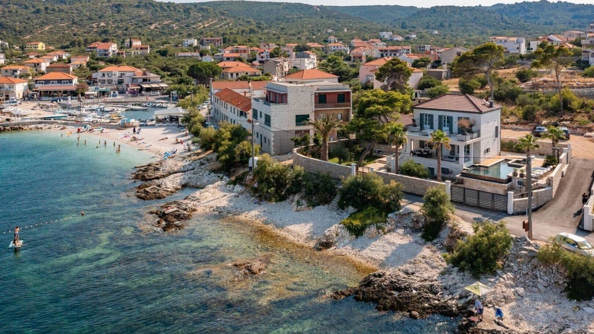 Slatine Villa | Luxury beachfront villa Sensation with private heated pool, sauna, gym, and jacuzzi on Ciovo