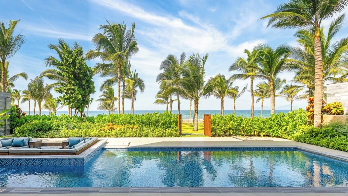 Dien Ban Villa | Luxury Beachfront Villa nearby Golf Courses