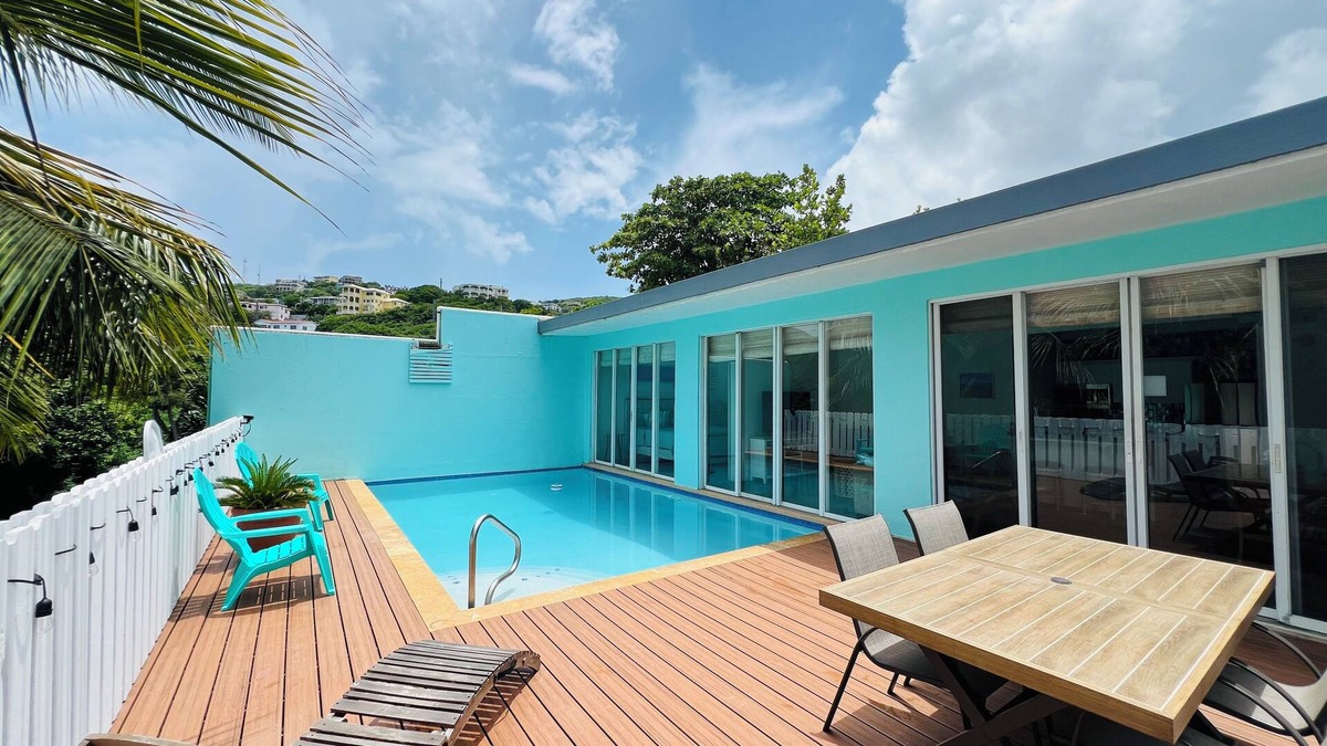 Cabes Point Villa | Luxury Beachside Escape with private pool, great WiFi n more!