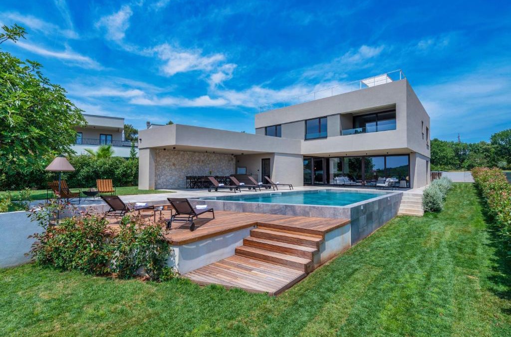 Banjole Villa | Luxury beachside villa with a pool and a sea view