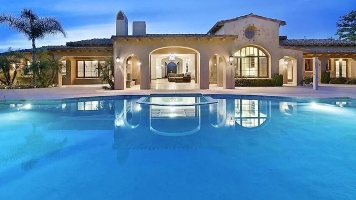 North City Resort | Luxury beautiful Resort house with Salt pool, Tennis, Screen Golf/Game