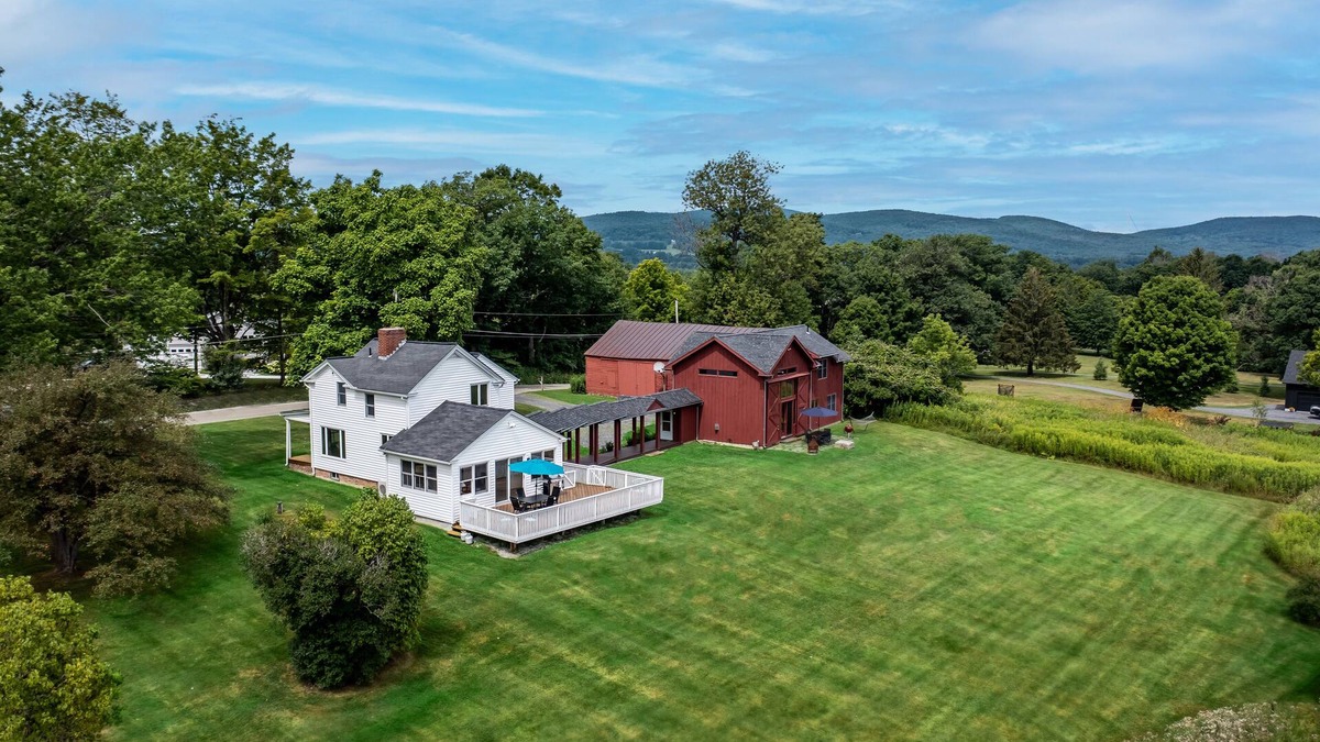 Richmond Villa | LUXURY BERKSHIRES RETREAT - Family Compound! - 2 separate but attached homes!