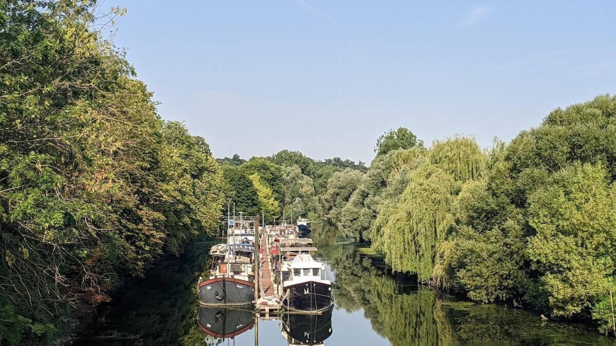 Draveil Boat Rental | Luxury boat at the gates of ParisFoot ashore for the Olympic Games