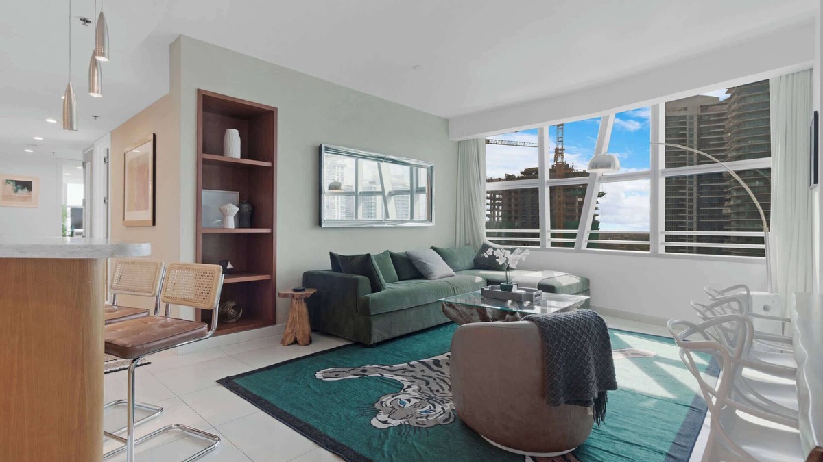Brickell Apartment | Luxury Brickell 3BD Free Parking - Pool - Bay View