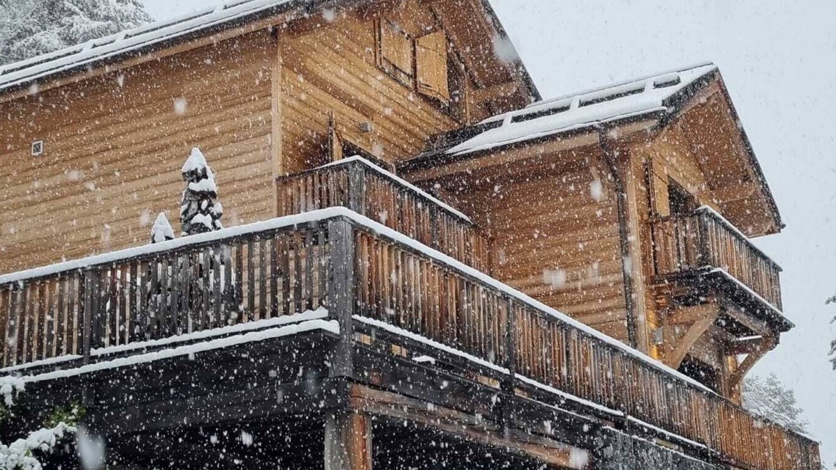 Saint-Etienne-de-Tinee Ski Chalet | Luxury chalet with Terrace with Mountain View and Wi-Fi
