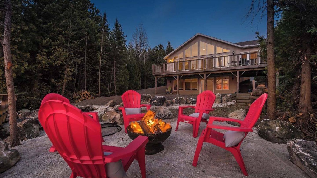 Lion's Head Cottage | Luxury Lakefront Retreat - 'The Aida' | Serene & Chic