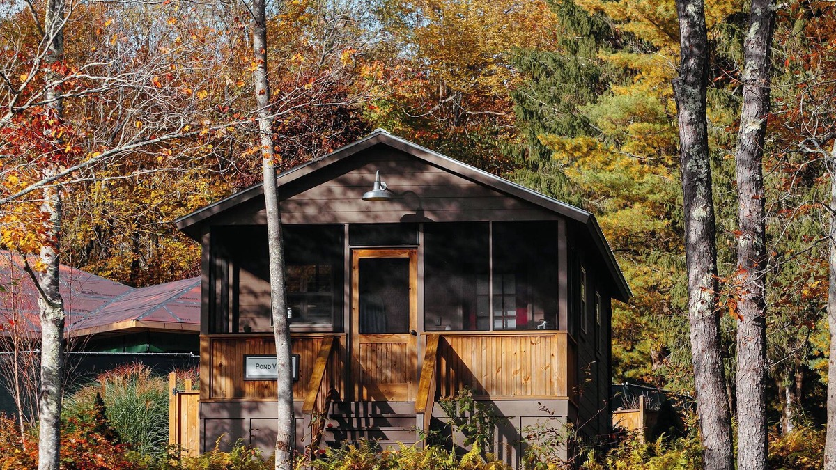 Livingston Manor Resort | Luxury Cabin with Waterfront View