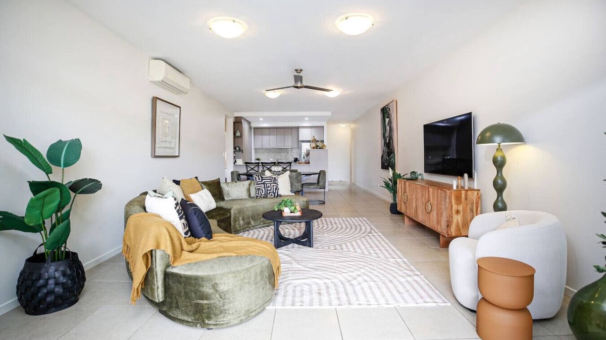 Cairns Central Business District Apartment | Luxury Cairns Stay with Pool and BBQ