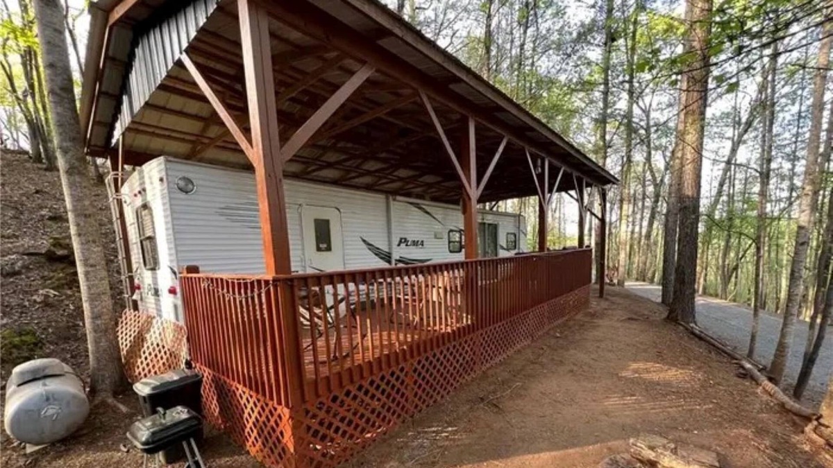 Ellijay Resort | Luxury camping in Coosawatee River Resort