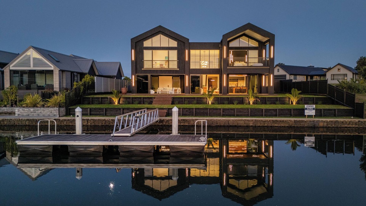 Whitianga House | Luxury Canal Front Holiday Home with Private Jetty and Breathtaking Views