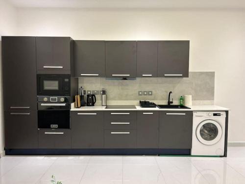 Labadi Apartment | Luxury Cantonments One bedroom Apartment Ghana!