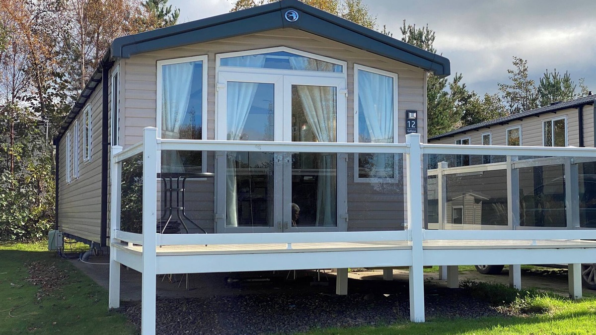 Prestonpans Cabin | Luxury Caravan Escape by the Seaside, Port Seton