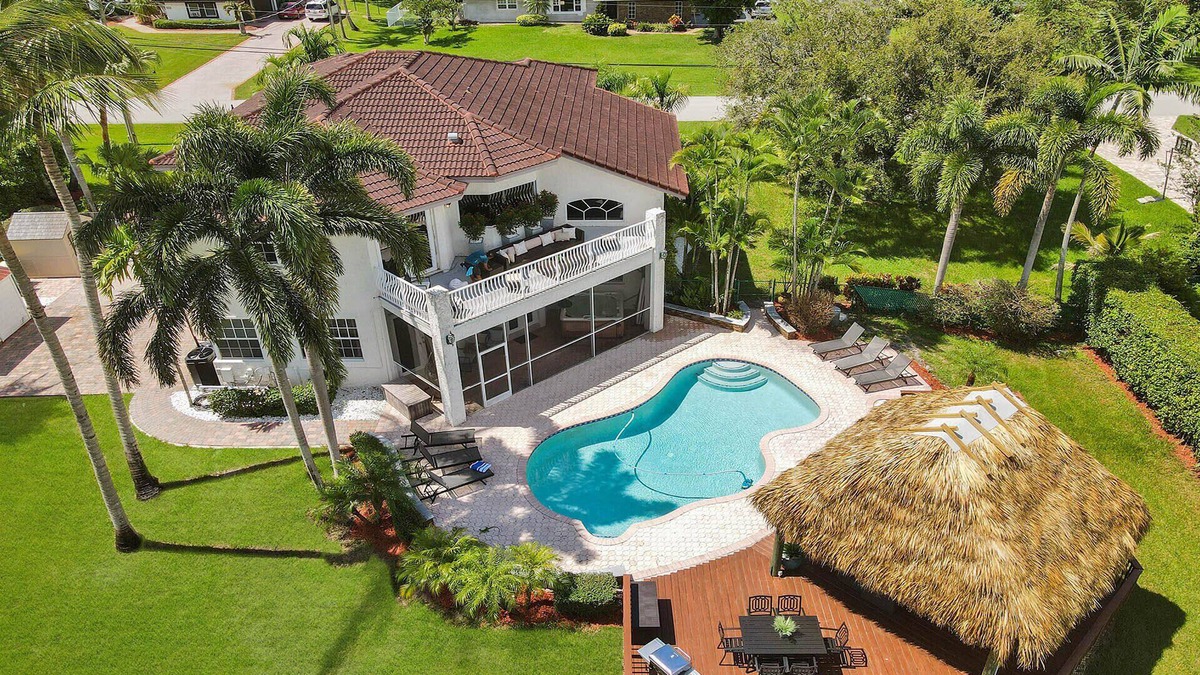 Plantation House | Luxury Casa Mila 7BR with Private Heated POOL
