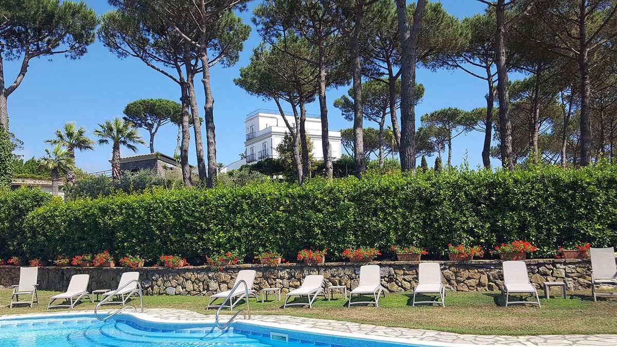 Sant'Agata sui Due Golfi Villa | Luxury central located Villa Jasmine for 30 people