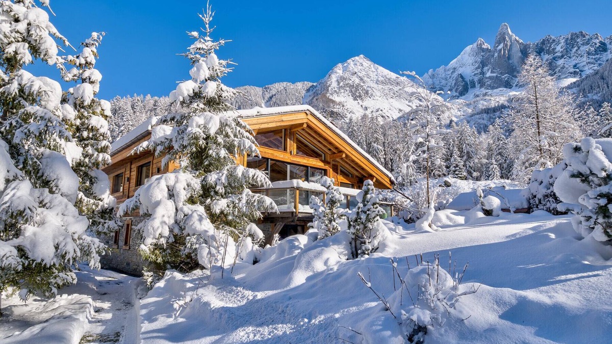 Chamonix-Mont-Blanc Ski Chalet | Luxury Chalet with daily pastries & housekeeping