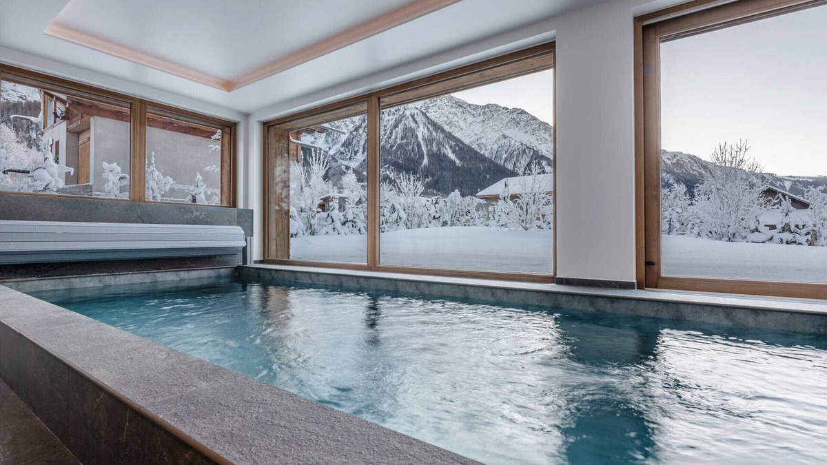 Les Bossons Ski Chalet | Luxury chalet with indoor pool and sauna, near Chamonix