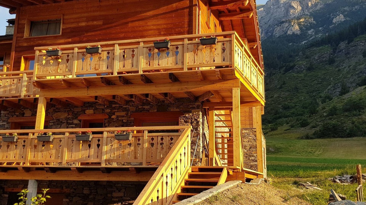 Lanslevillard Ski Chalet | Luxury chalet 17 pers Val Cenis Vanoise