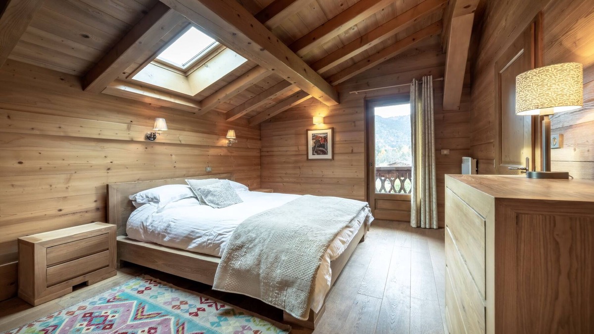 Montriond Ski Chalet | Luxury chalet for 12 people - 5 minute drive/bus to ski slopes