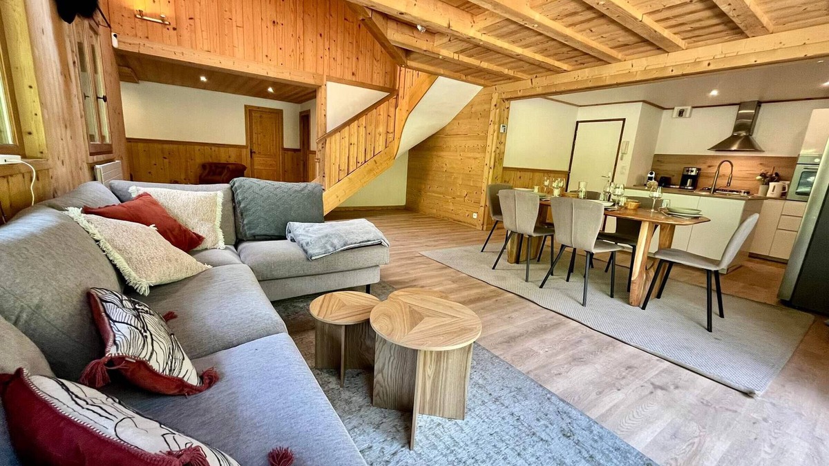 Les Prodains Ski Chalet | Luxury Chalet in Morzine for 21, SPA, Sauna, Wifi