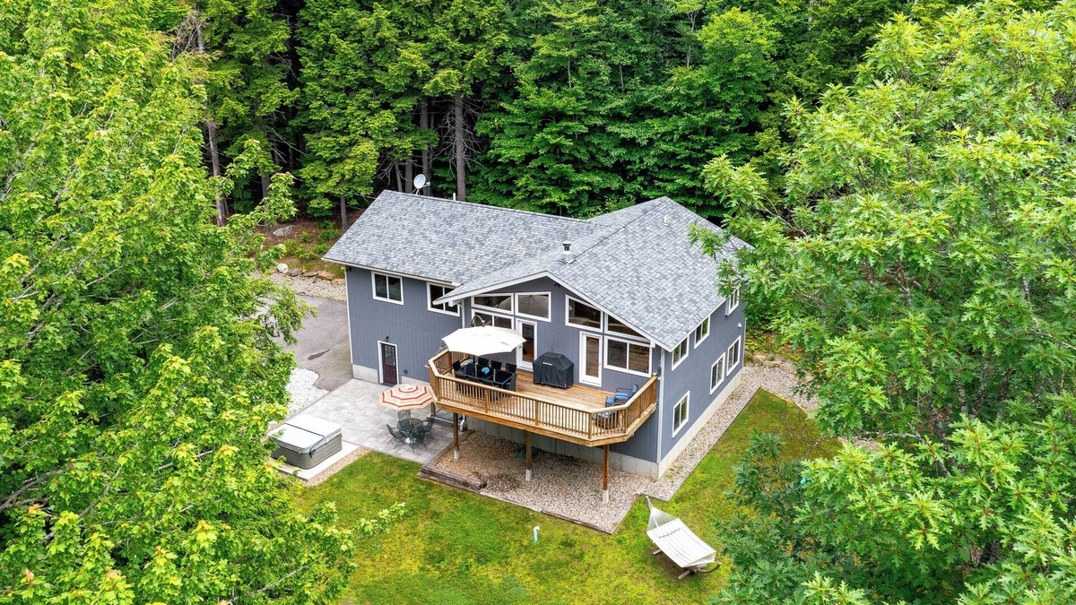 Jackson Ski Chalet | Luxury chalet nr Attitash w/fireplace-3 br;2+ba
