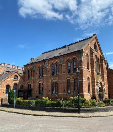 Chester Apartment | Luxury Chapel Apartment within City Walls