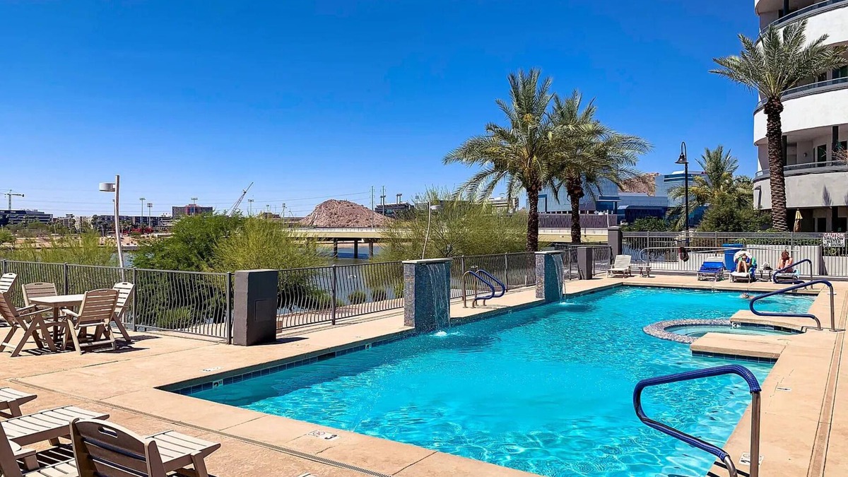 Tempe Condo | Luxury Charming 2-bedroom condo in Tempe Town Lake , pool, gym, car garage WiFi
