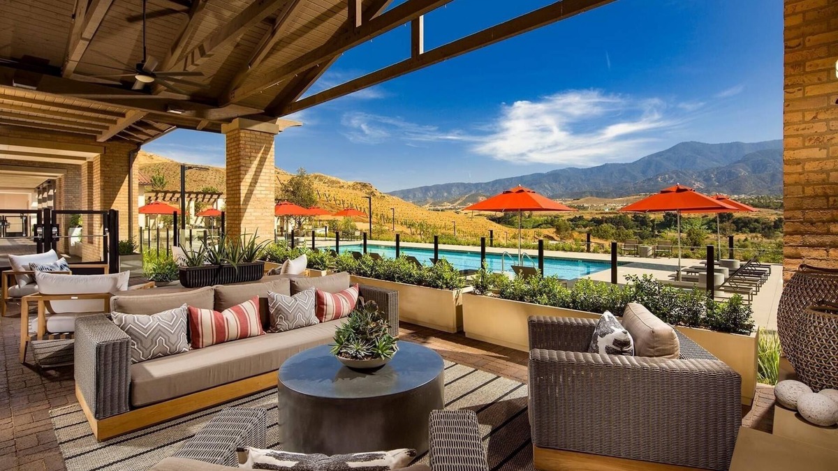 Corona Bed & Breakfast | Luxury Charming bed & breakfast in beautiful Mountain View home by Glen Ivy Spa