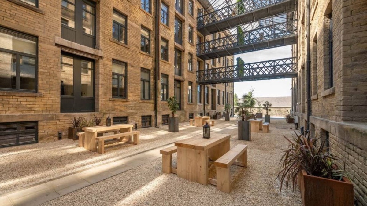 Bradford Apartment | Luxury City Centre Stay. Great for City Visitors and Contractors Alike! 314